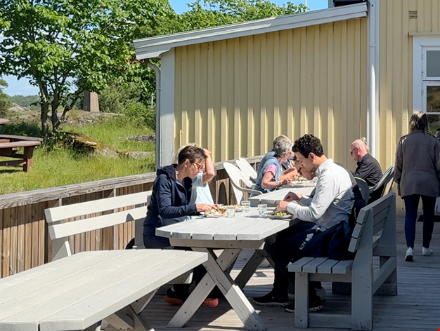 Lunch i Gula huset.